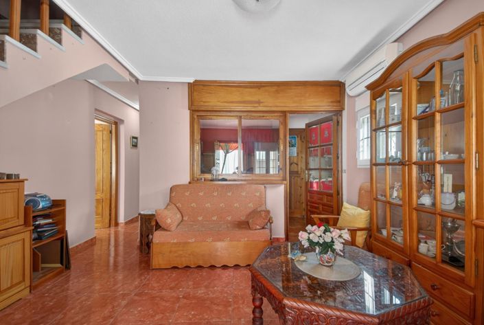 Image No.2-Maison de ville de 3 chambres à vendre à Torrevieja