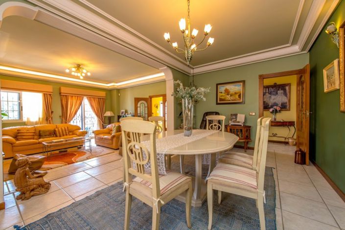 Image No.12-6 Bed Villa for sale