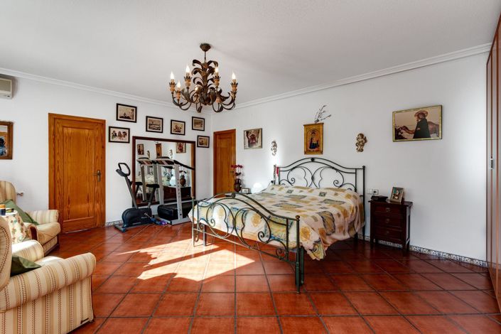 Image No.14-4 Bed Villa for sale