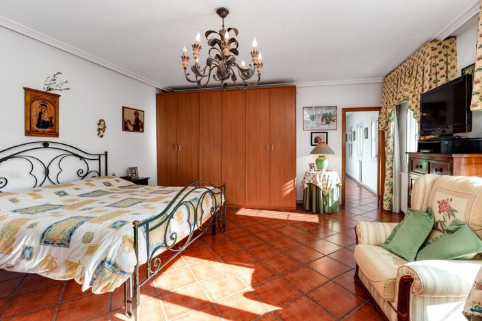 Image No.16-4 Bed Villa for sale