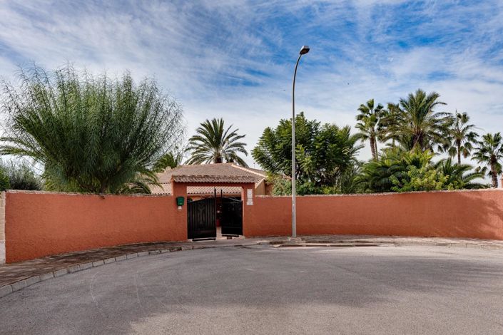 Image No.2-4 Bed Villa for sale