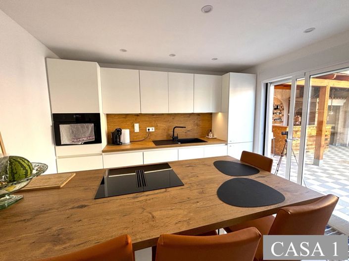 Image No.10-7 Bed Villa for sale
