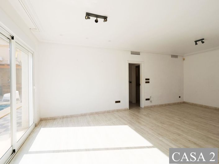 Image No.29-7 Bed Villa for sale