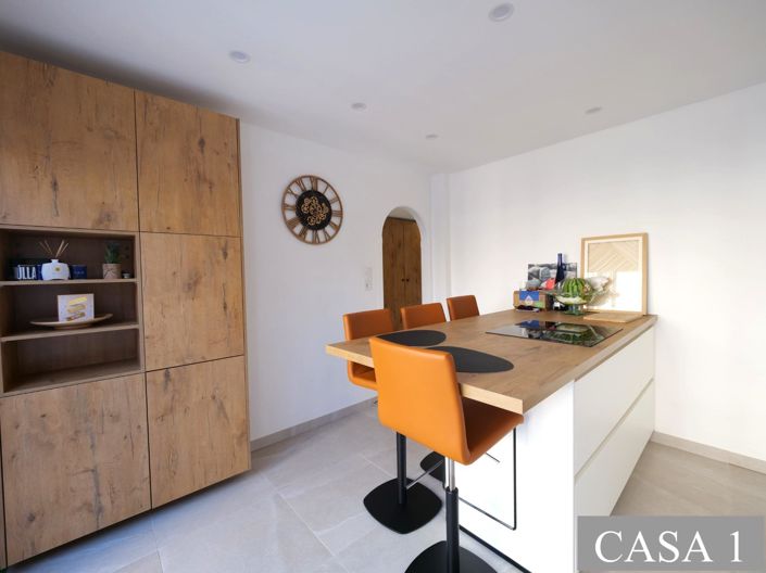 Image No.9-7 Bed Villa for sale
