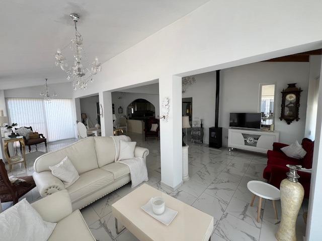 Image No.6-3 Bed Villa for sale