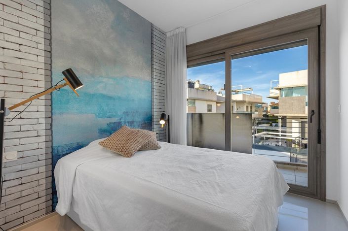 Image No.32-3 Bed Duplex for sale
