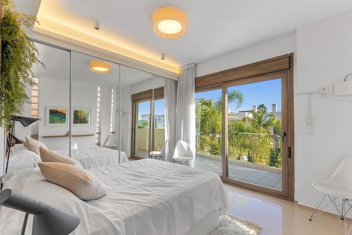 Image No.38-3 Bed Duplex for sale