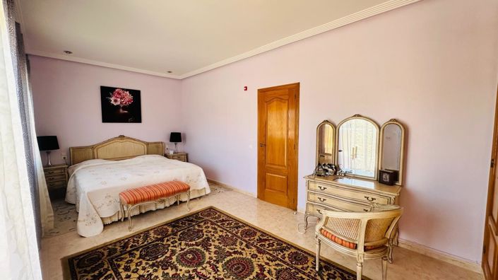 Image No.13-3 Bed Villa for sale
