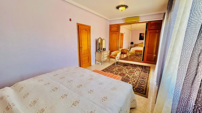 Image No.14-3 Bed Villa for sale