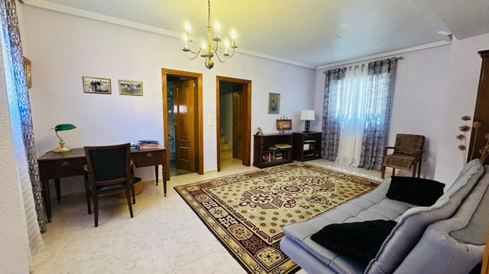 Image No.19-3 Bed Villa for sale
