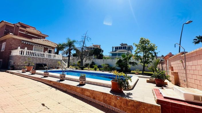 Image No.3-3 Bed Villa for sale