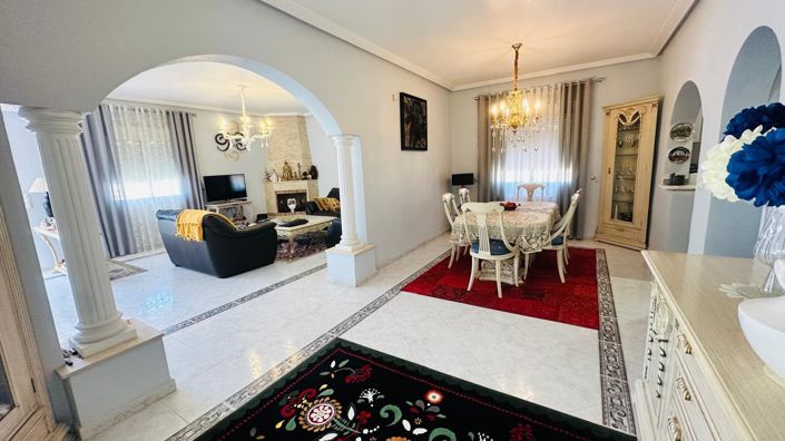 Image No.6-3 Bed Villa for sale