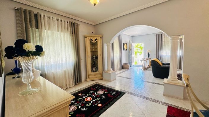 Image No.7-3 Bed Villa for sale