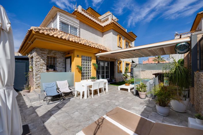 Image No.15-3 Bed Villa for sale