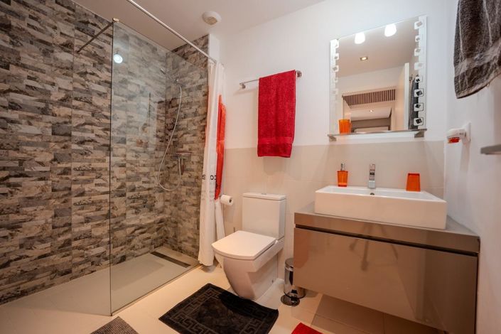Image No.9-2 Bed Apartment for sale