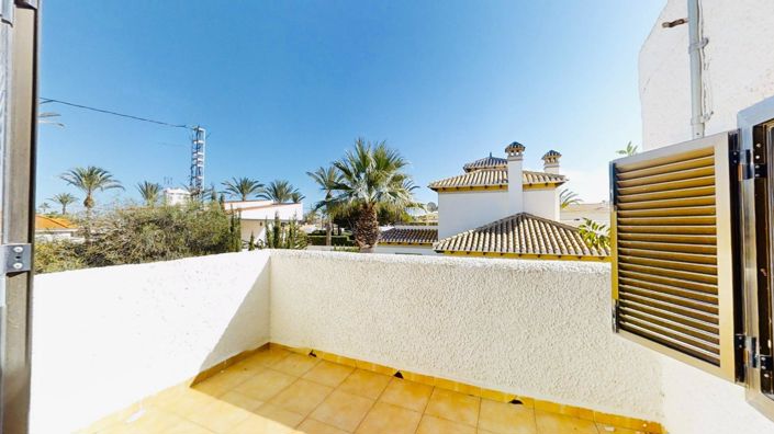 Image No.10-4 Bed Villa for sale