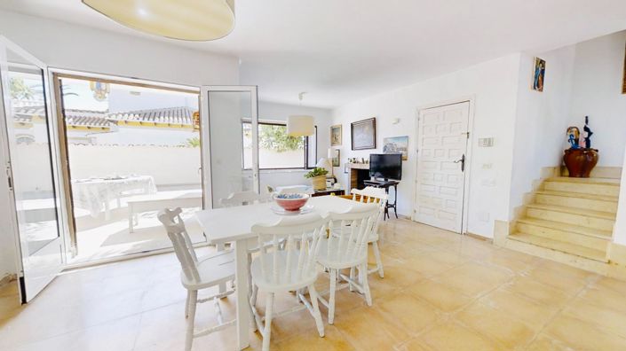 Image No.4-4 Bed Villa for sale