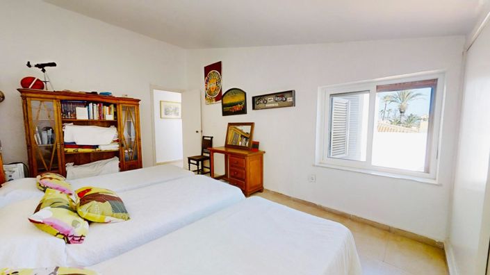 Image No.40-4 Bed Villa for sale