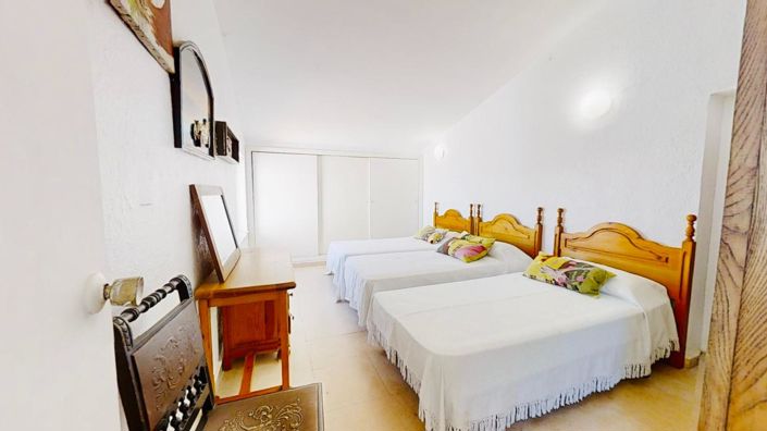 Image No.9-4 Bed Villa for sale