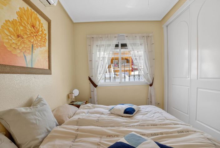 Image No.13-3 Bed Townhouse for sale