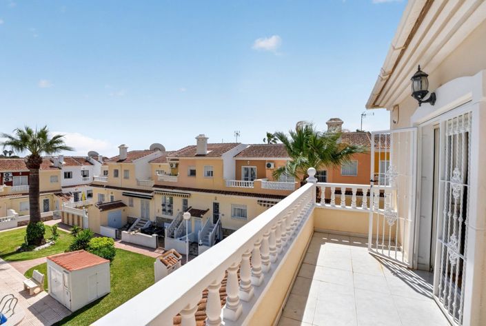 Image No.18-3 Bed Townhouse for sale