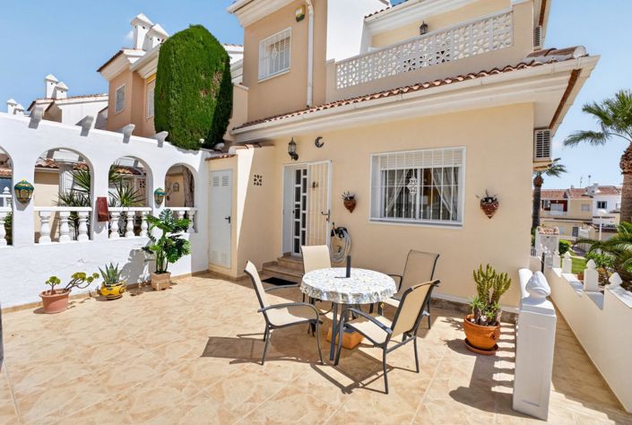Image No.2-3 Bed Townhouse for sale