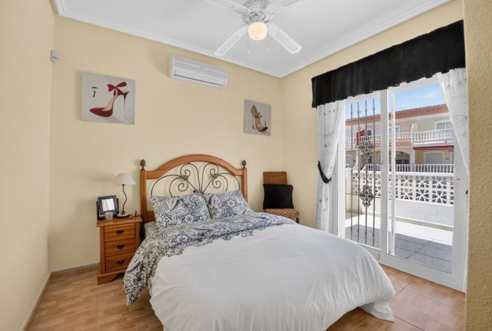 Image No.21-3 Bed Townhouse for sale