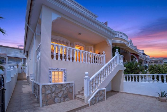 Image No.28-3 Bed Townhouse for sale