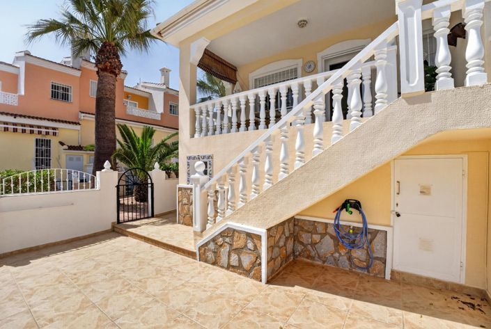 Image No.29-3 Bed Townhouse for sale