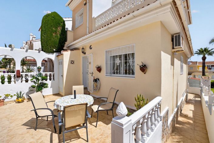 Image No.32-3 Bed Townhouse for sale