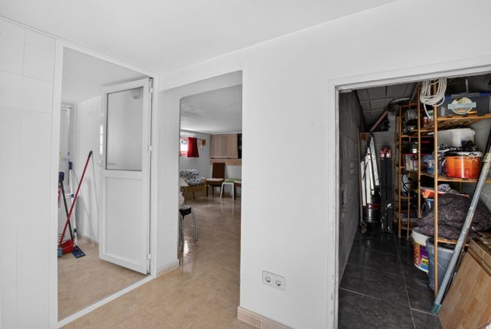Image No.36-3 Bed Townhouse for sale
