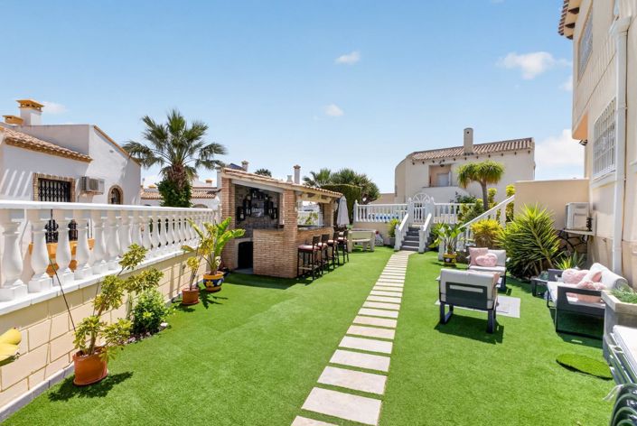 Image No.4-4 Bed Villa for sale
