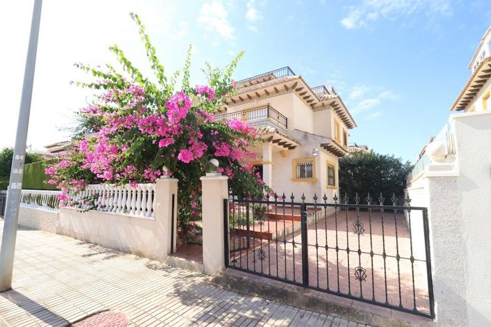 Image No.2-Villa de 2 chambres à vendre à Orihuela Costa