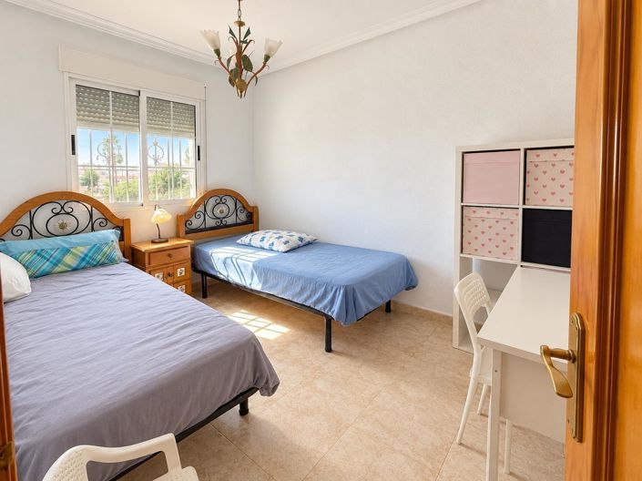 Image No.14-3 Bed Townhouse for sale