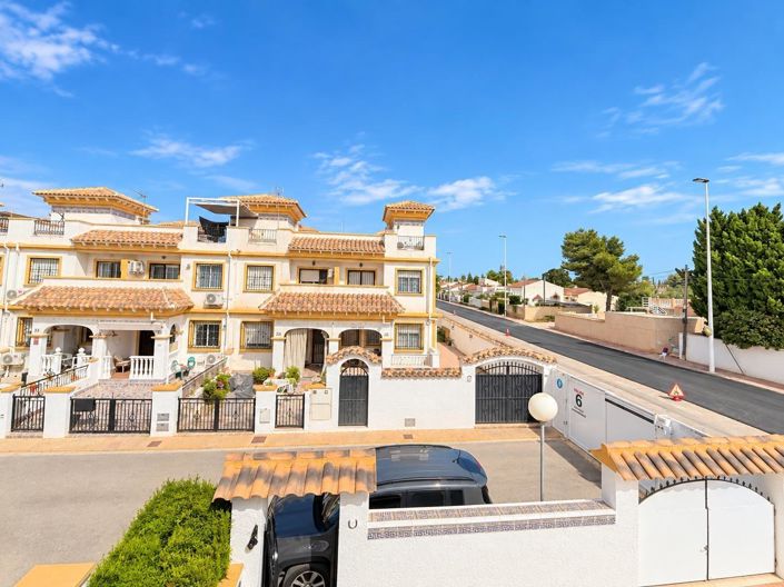 Image No.16-3 Bed Townhouse for sale