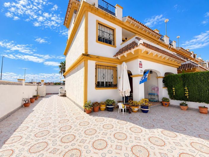 Image No.17-3 Bed Townhouse for sale