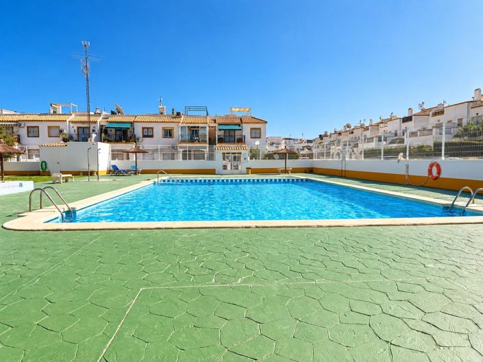 Image No.18-3 Bed Townhouse for sale