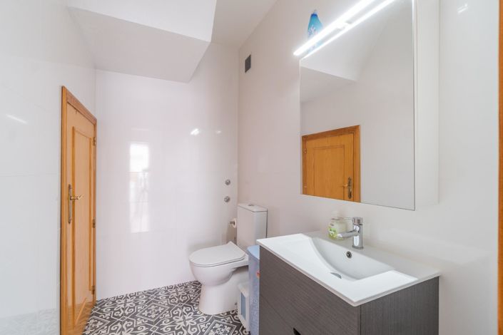 Image No.20-3 Bed Townhouse for sale