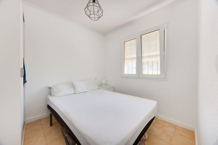 Image No.11-2 Bed Townhouse for sale