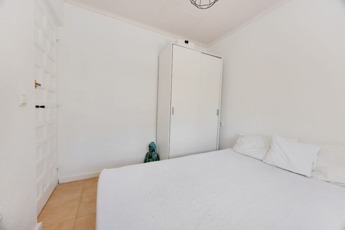 Image No.12-2 Bed Townhouse for sale