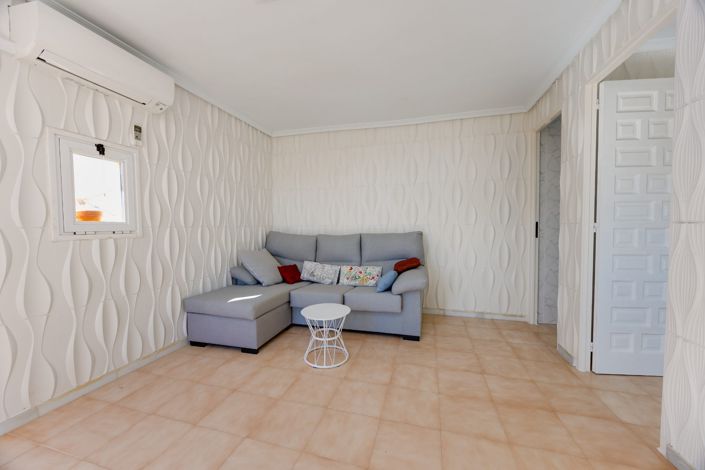 Image No.14-2 Bed Townhouse for sale