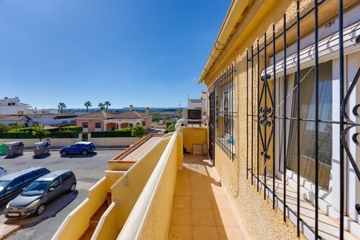 Image No.26-2 Bed Townhouse for sale