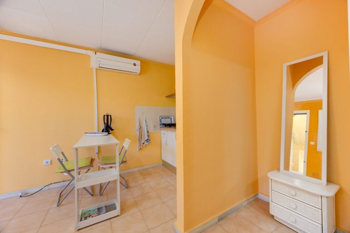 Image No.9-2 Bed Townhouse for sale