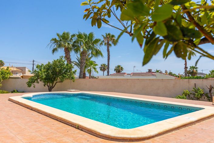 Image No.32-4 Bed Villa for sale