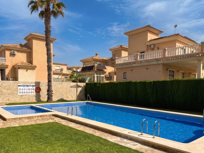 Image No.33-3 Bed Villa for sale