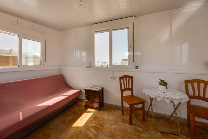 Image No.20-2 Bed Bungalow for sale