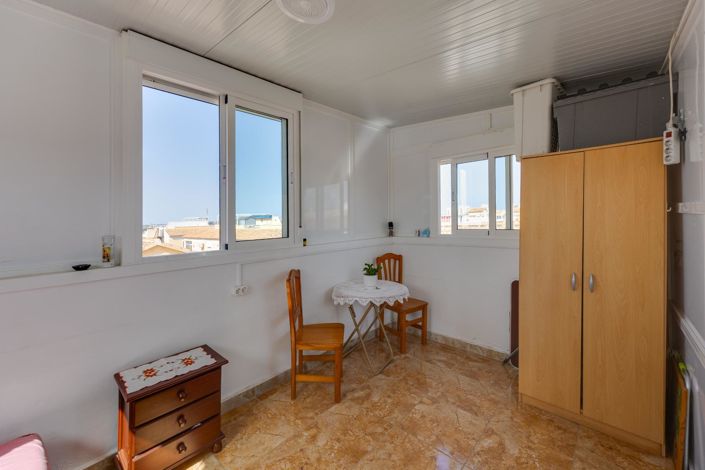 Image No.21-2 Bed Bungalow for sale
