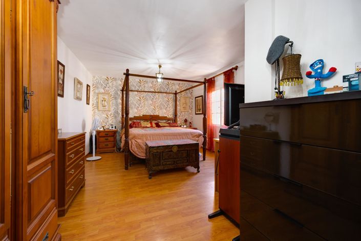 Image No.18-4 Bed Villa for sale