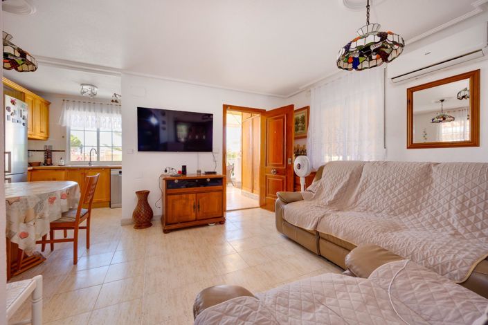 Image No.2-4 Bed Villa for sale