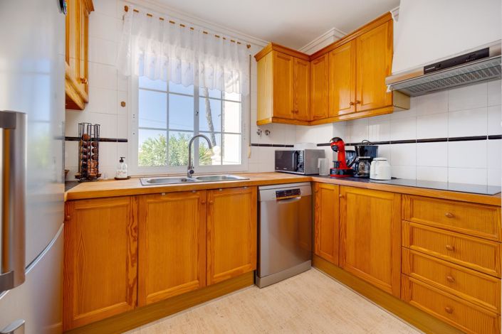 Image No.3-4 Bed Villa for sale